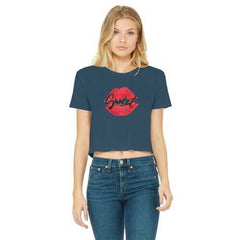 Sweet Kiss Red Lipstick Black Graphic Text Style Women's Classic Cropped Raw Edge T-Shirt